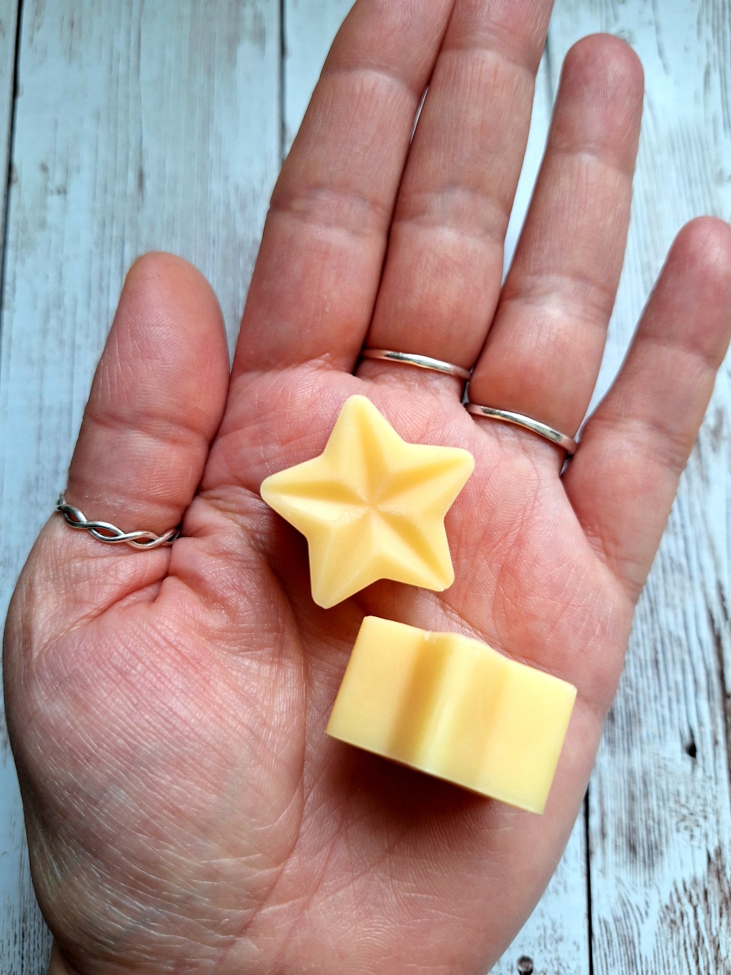 Amber Sands highly scented soy wax melts | Vegan | Eco-Friendly | Cruelty free | Plastic free packaging | Highly fragranced | Eco soy wax