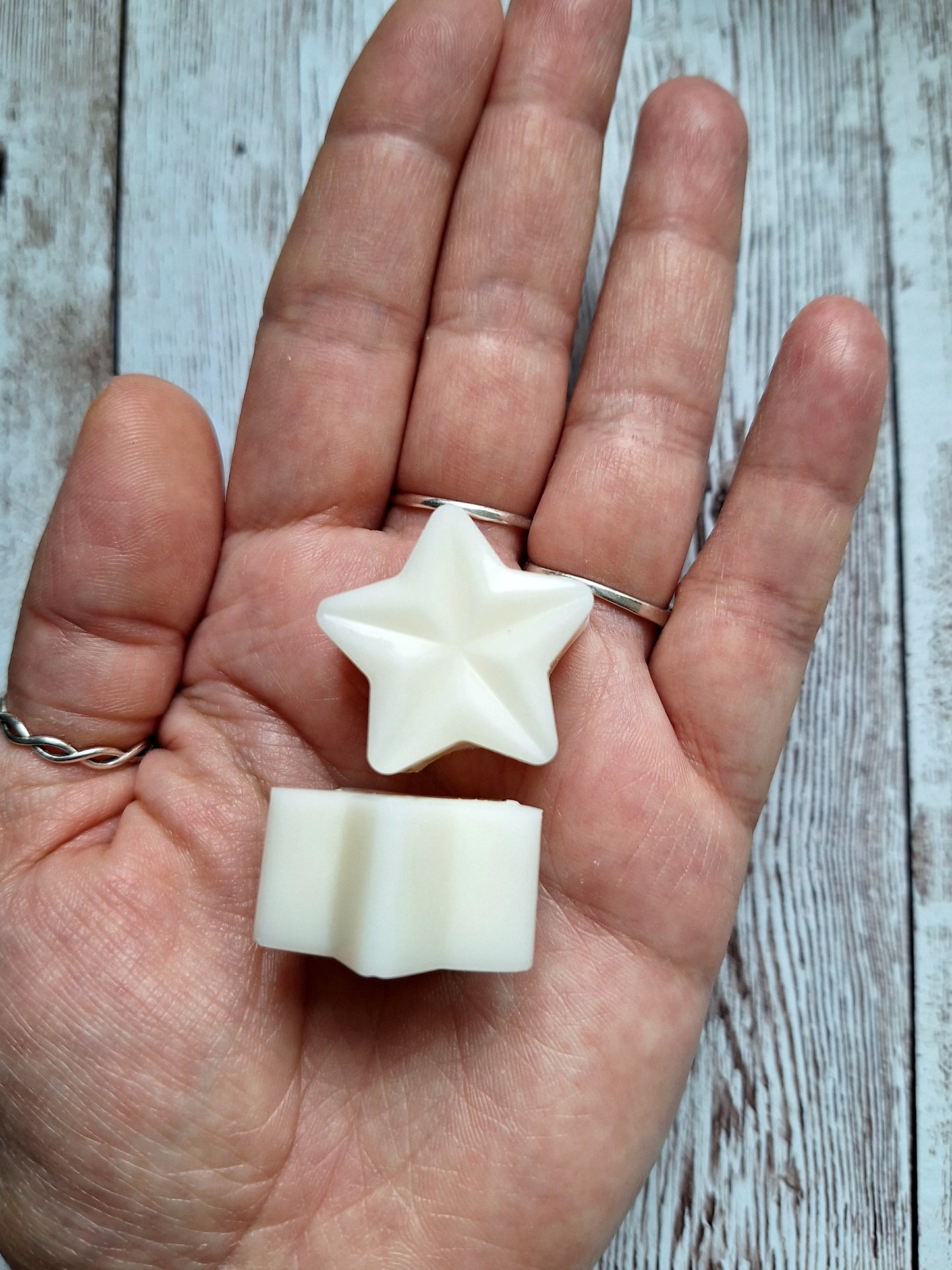 Clean Cotton highly scented soy wax melts | Vegan | Eco-Friendly | Cruelty free | Plastic free packaging | Highly fragranced | Eco soy wax