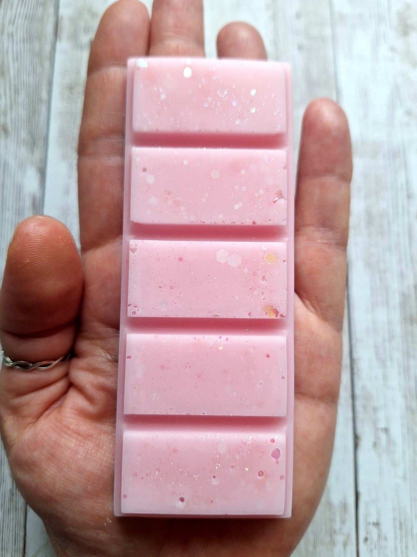 Pink Tulips & White Jasmine highly scented soy wax melts | Vegan | Eco-Friendly | Cruelty free | Plastic free packaging | Highly fragranced