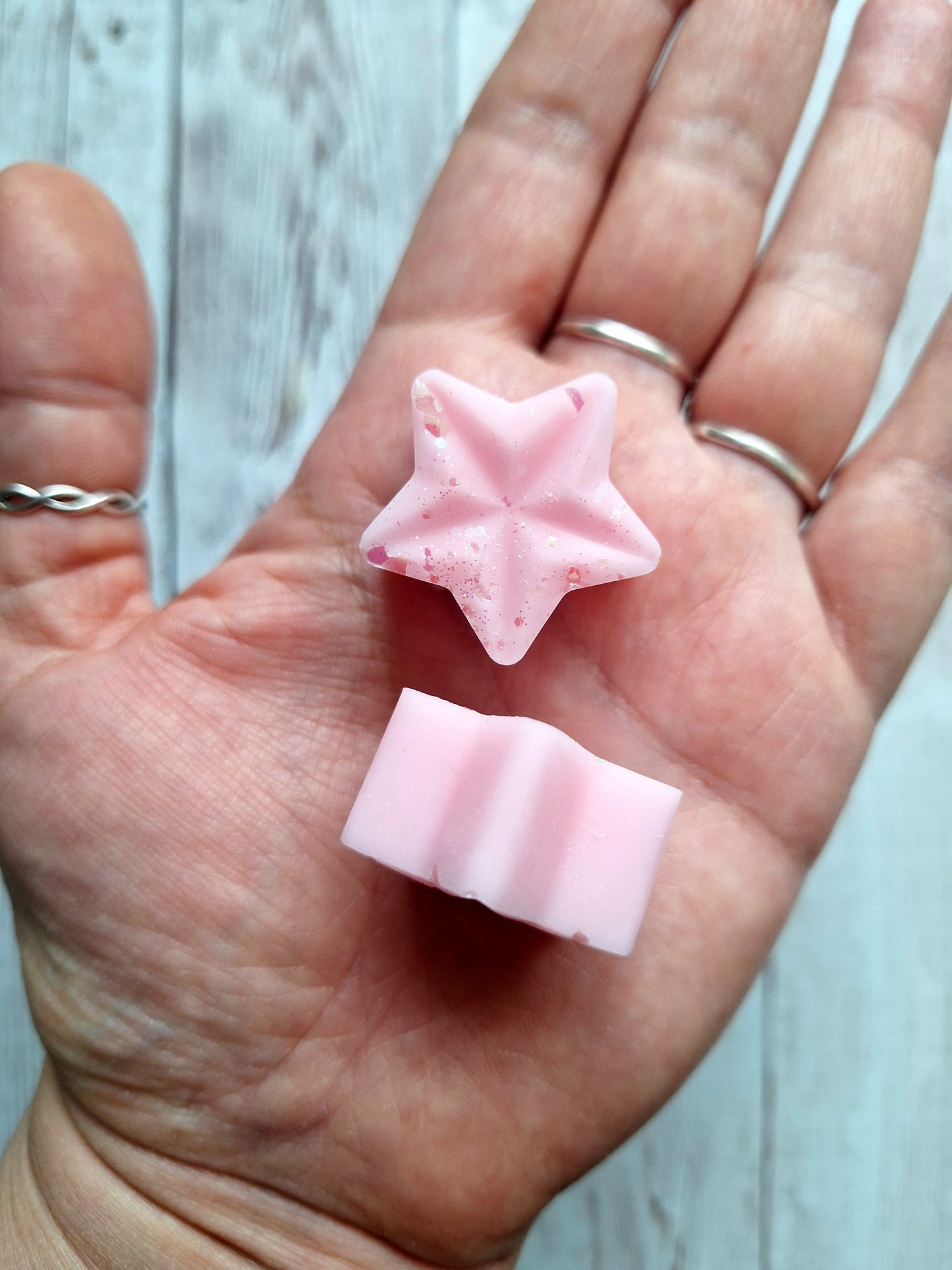 Pink Tulips & White Jasmine highly scented soy wax melts | Vegan | Eco-Friendly | Cruelty free | Plastic free packaging | Highly fragranced