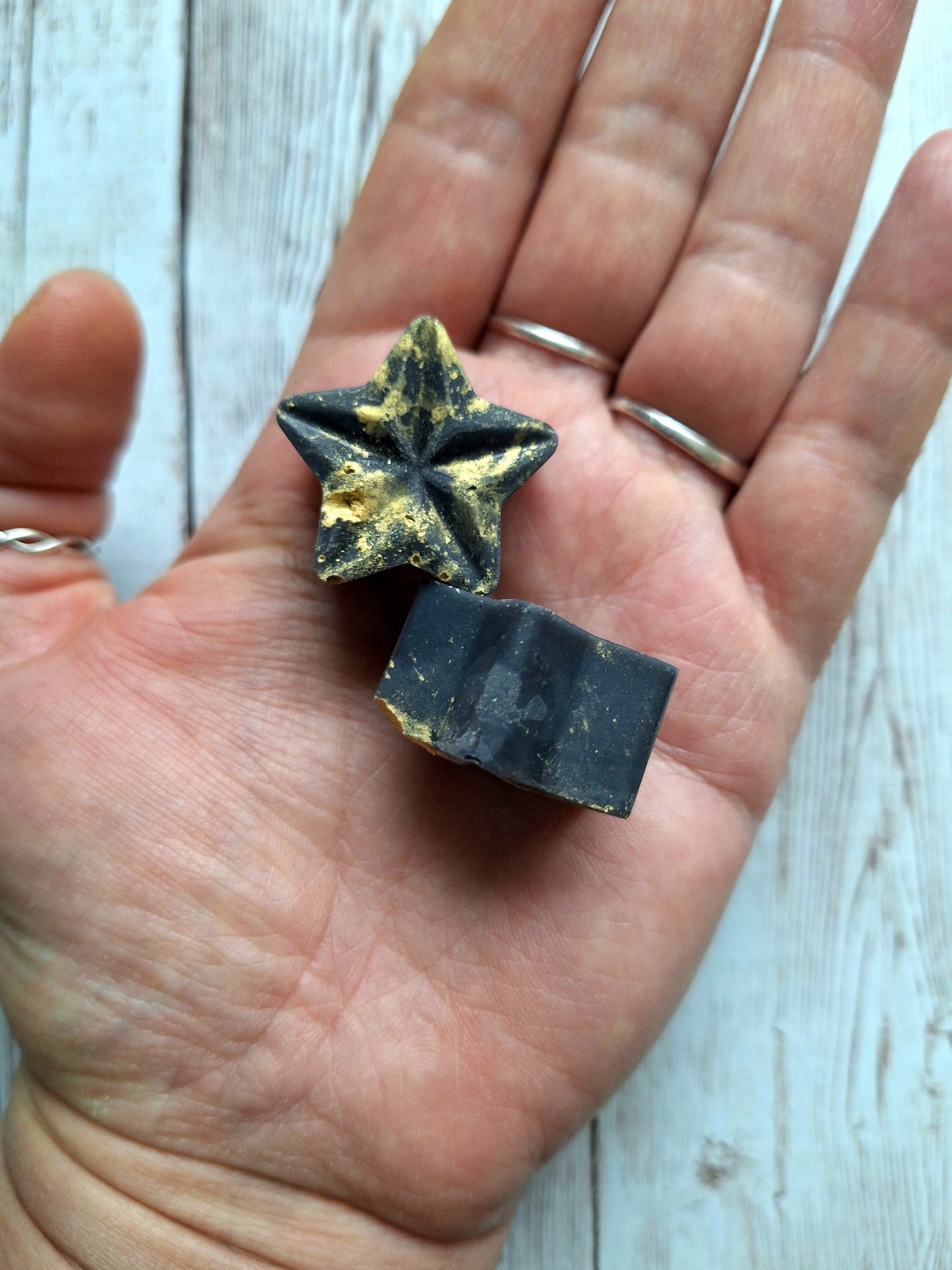 Black Orchid highly scented soy wax melts | Vegan | Eco-Friendly | Cruelty free | Plastic free packaging | Highly fragranced | Eco soy