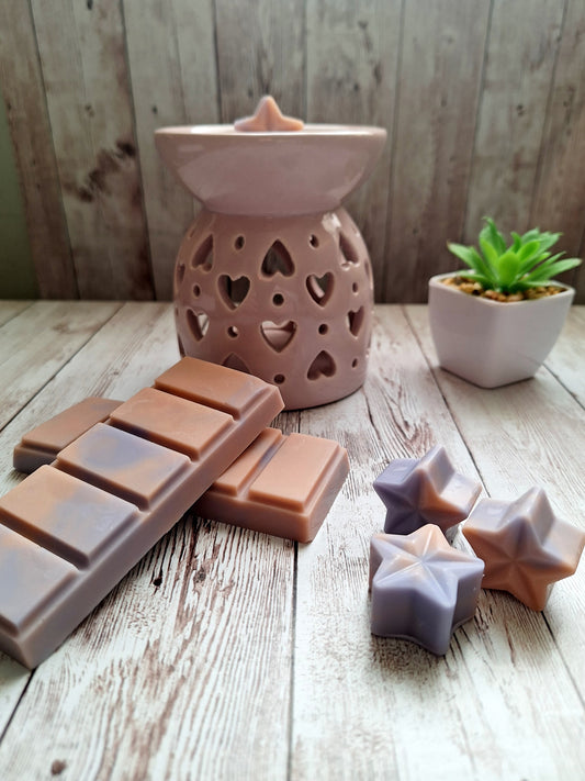 Lavender & Patchouli highly scented soy wax melts | Vegan | Eco-Friendly | Cruelty free | Plastic free packaging | Highly fragranced | Eco soy wax