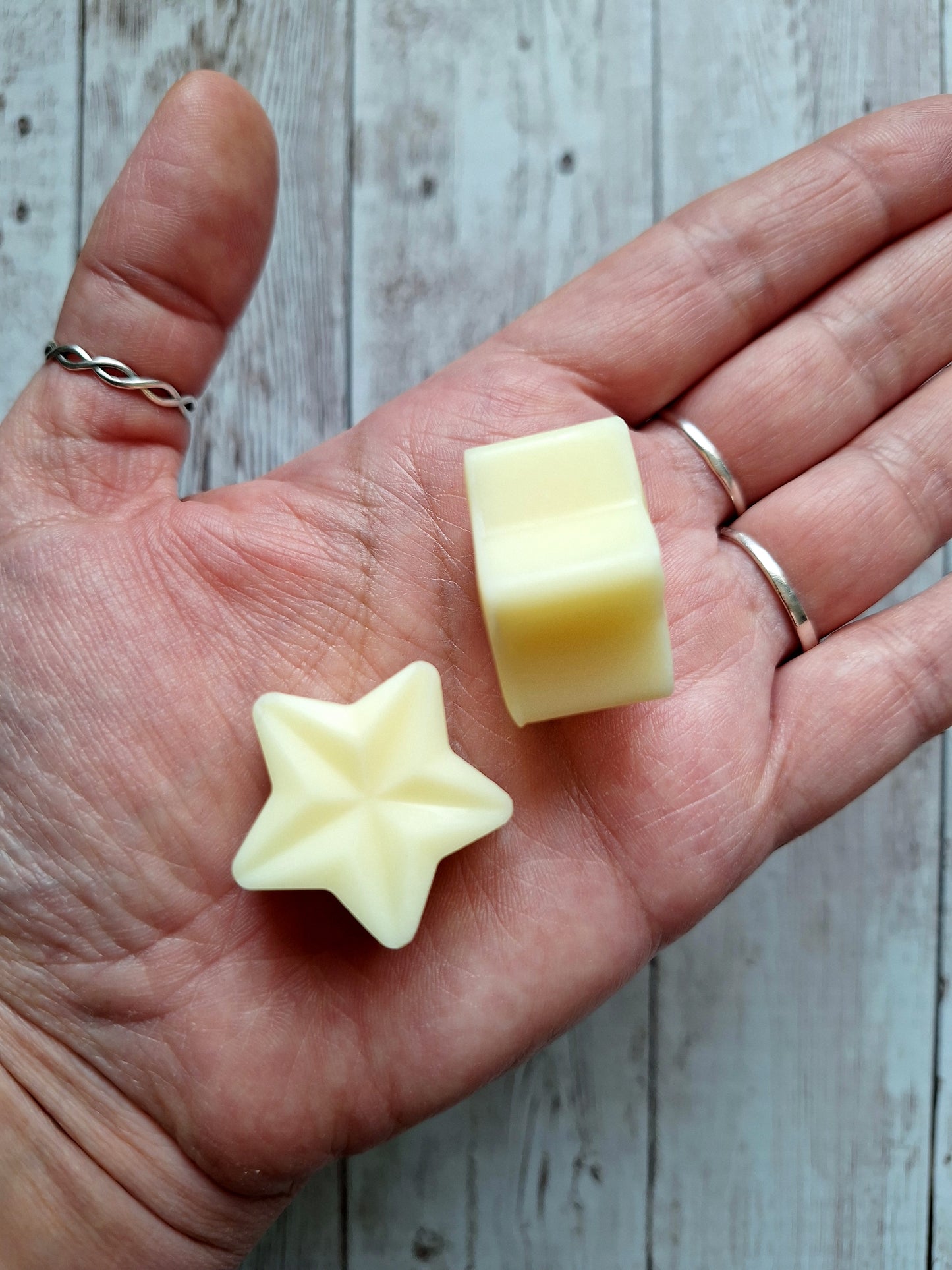 Number 5 highly scented soy wax melts | Vegan | Eco-Friendly | Cruelty free | Plastic free packaging | Highly fragranced | Eco soy wax