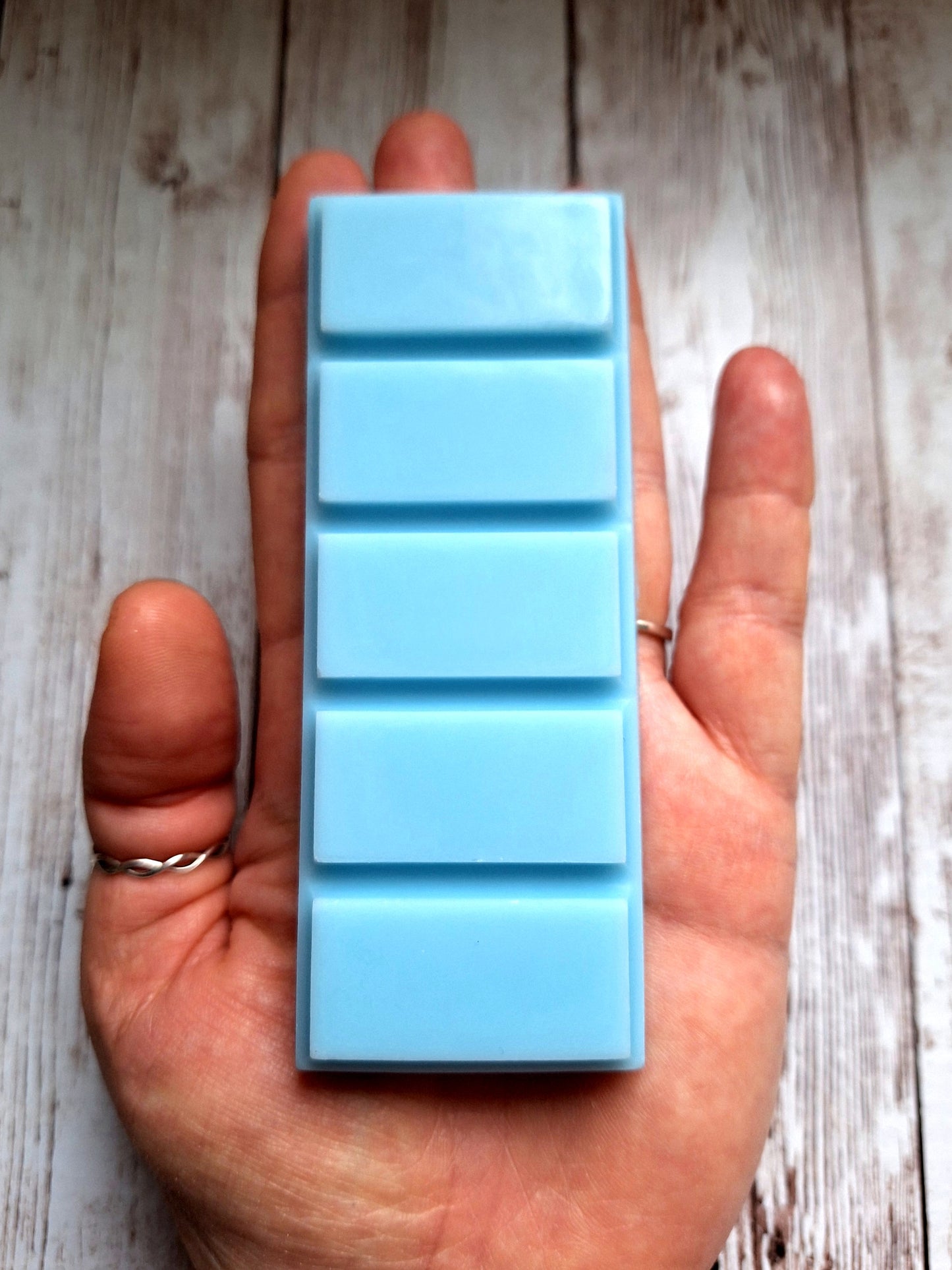 Comfy Blue highly scented soy wax melts | Vegan | Eco-Friendly | Cruelty free | Plastic free | Highly fragranced | Eco soy wax