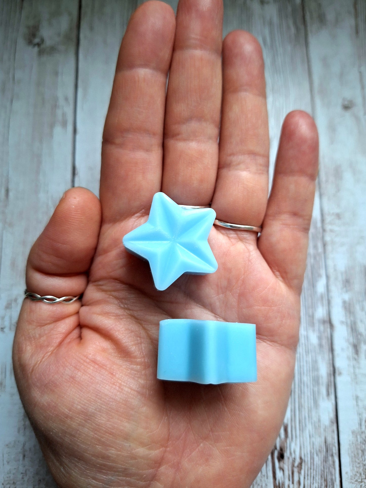 Comfy Blue highly scented soy wax melts | Vegan | Eco-Friendly | Cruelty free | Plastic free | Highly fragranced | Eco soy wax