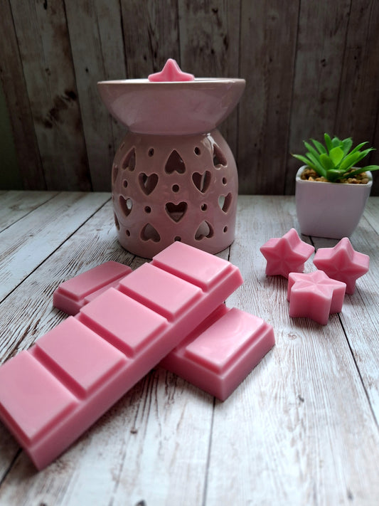 Rhubarb & Cinnamon highly scented soy wax melts | Vegan | Eco-Friendly | Cruelty free | Plastic free packaging | Highly fragranced | Eco soy wax