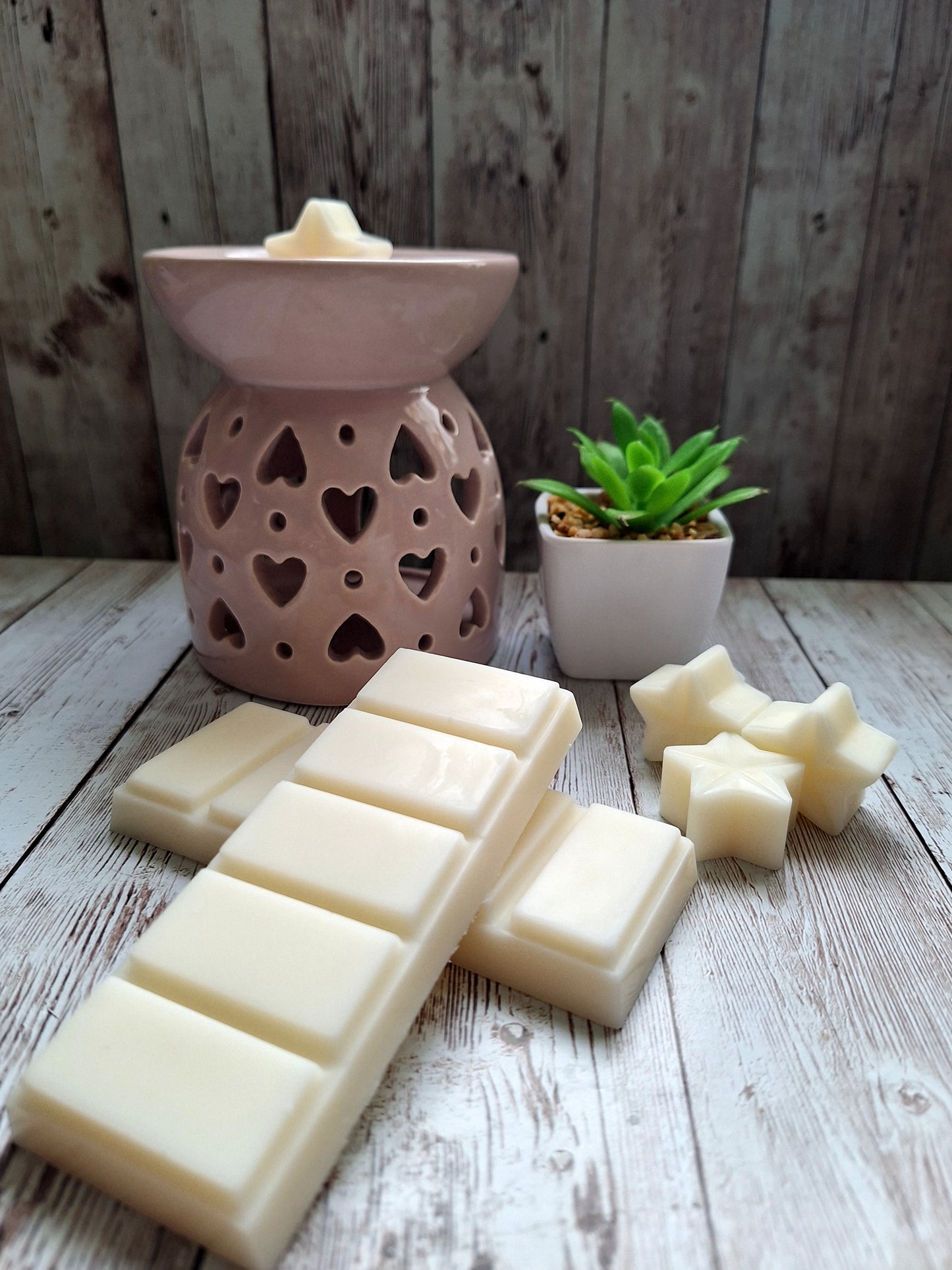 White Hot Chocolate highly scented soy wax melts | Vegan | Eco-Friendly | Cruelty free | Plastic free packaging | Highly fragranced