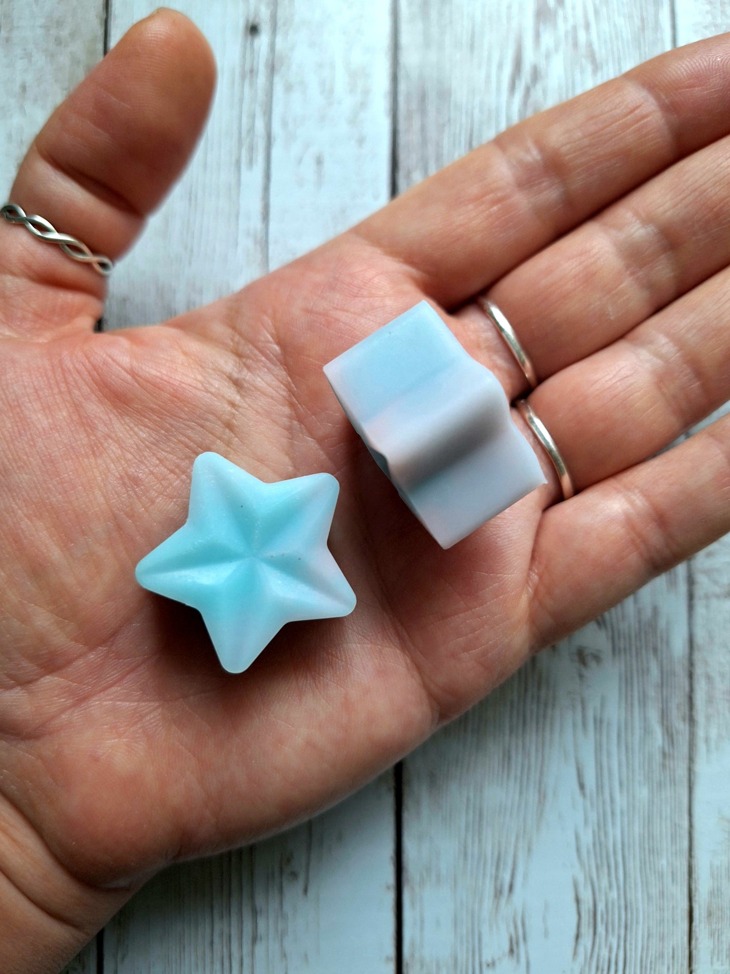 Baby Powder highly scented soy wax melts | Vegan | Eco-Friendly | Cruelty free | Plastic free packaging | Highly fragranced | Eco soy wax