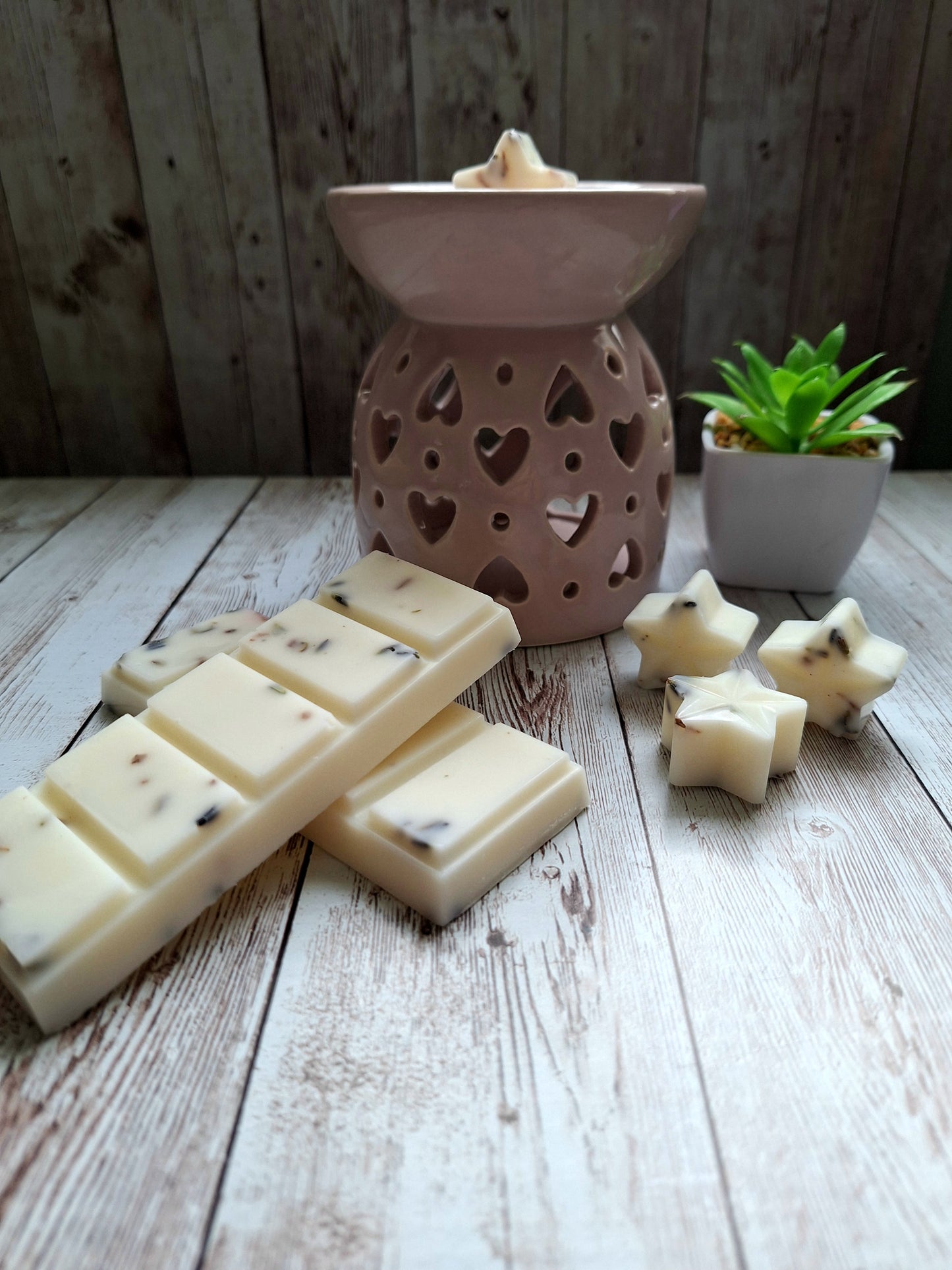 Lavender highly scented soy wax melts | Botanical melts | Vegan | Eco-Friendly | Cruelty free | Plastic free packaging | Highly fragranced