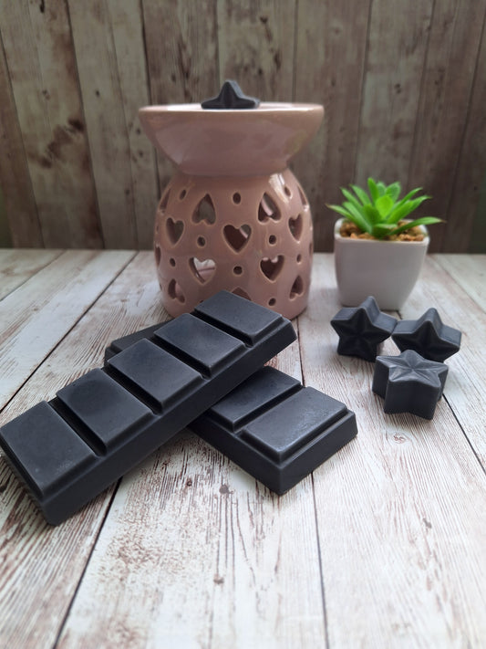 Hombre Leather highly scented soy wax melts | Vegan | Eco-Friendly | Cruelty free | Plastic free packaging | Highly fragranced | Eco soy wax