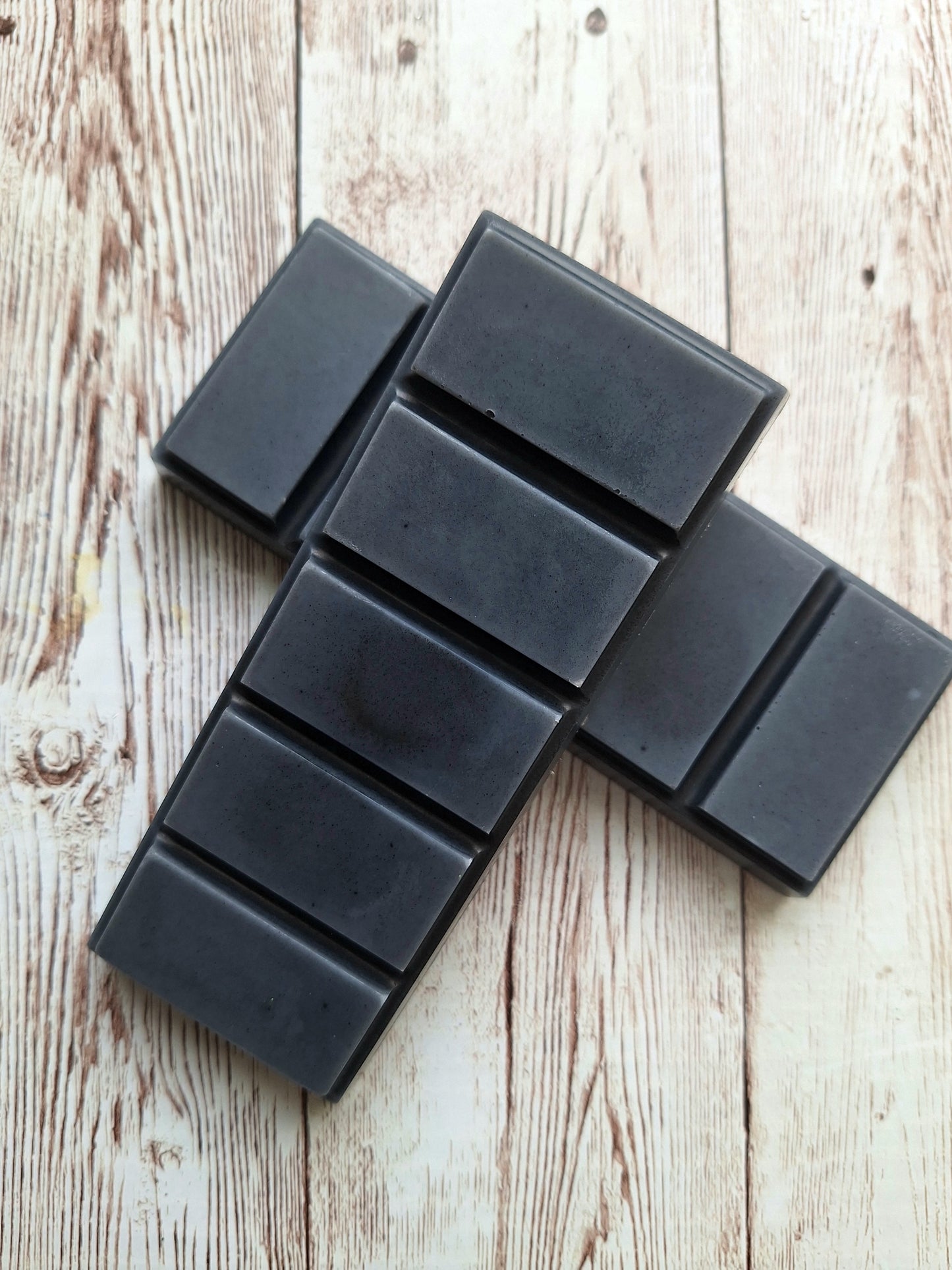 Black Oud & Cardamom highly scented soy wax melts | Vegan | Eco-Friendly | Cruelty free | Plastic free packaging | Highly fragranced