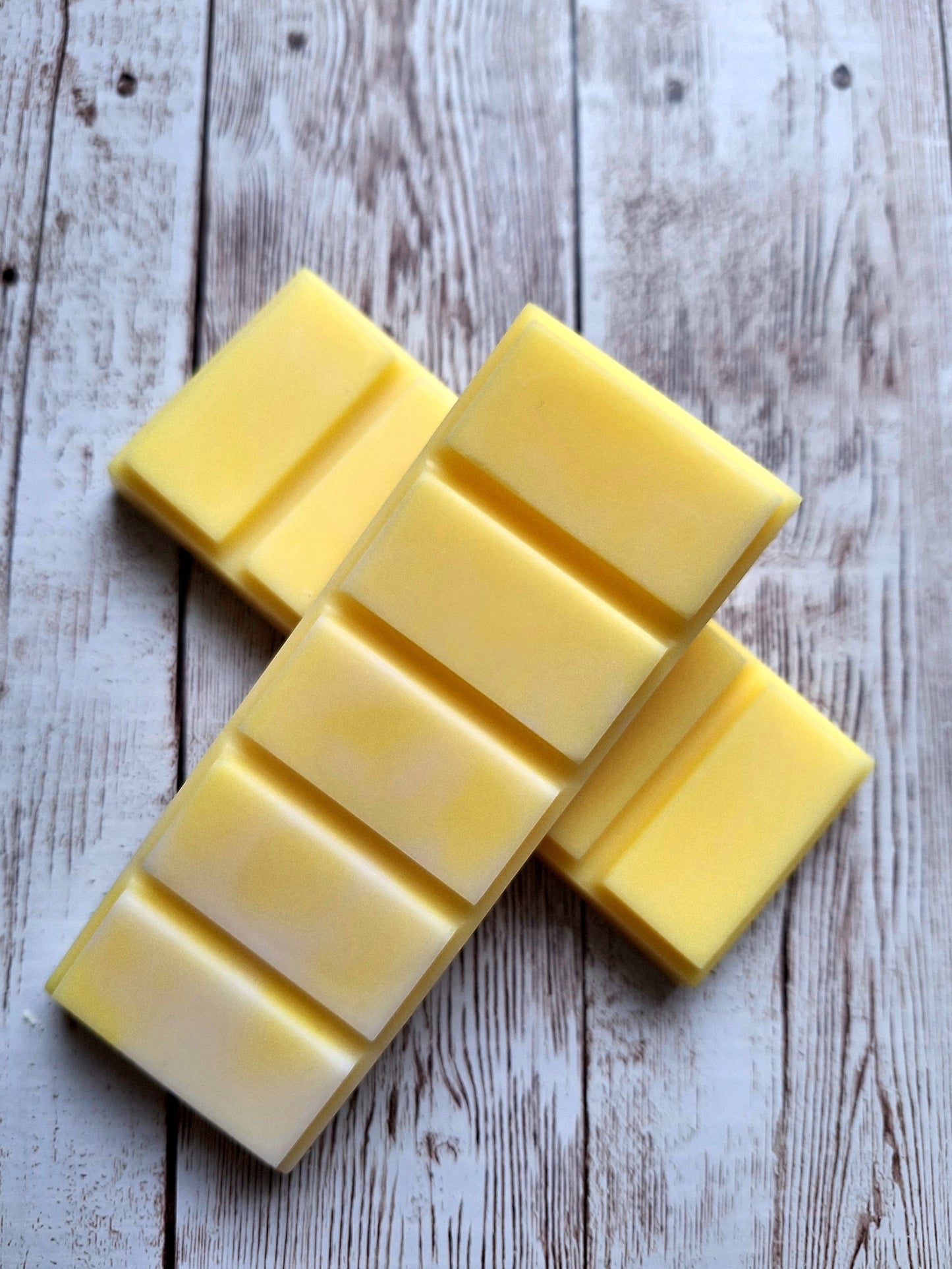 White Chocolate & Passionfruit Truffle highly scented soy wax melts | Vegan | Eco-Friendly | Cruelty free | Plastic free | Highly fragranced