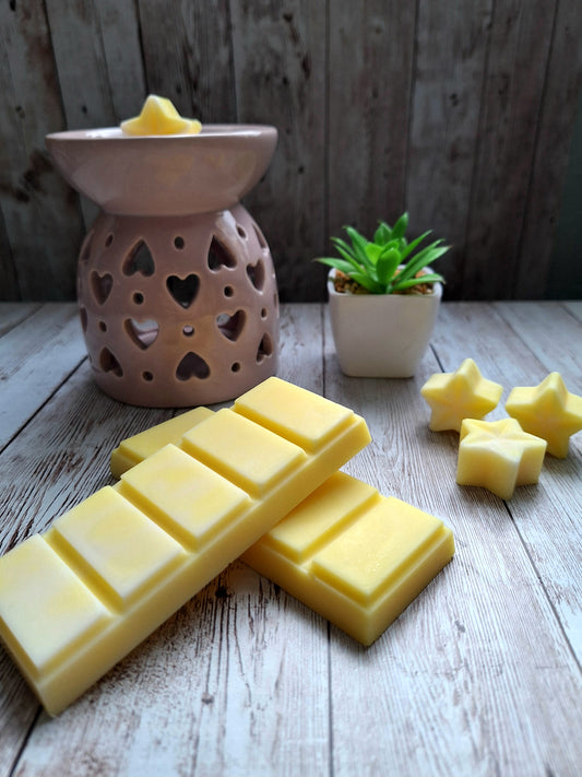 White Chocolate & Passionfruit Truffle highly scented soy wax melts | Vegan | Eco-Friendly | Cruelty free | Plastic free | Highly fragranced