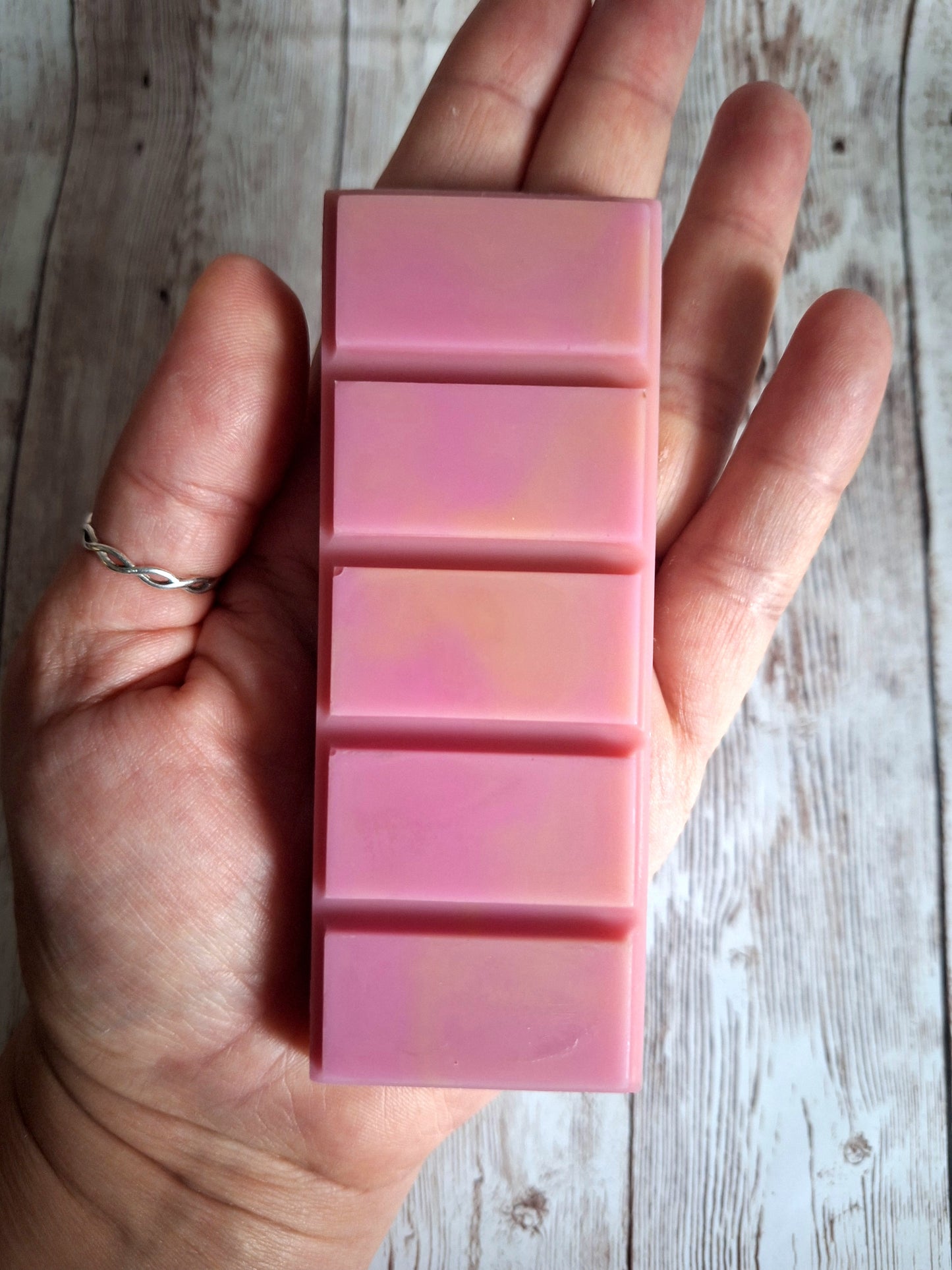 Palo Santo & Rose highly scented soy wax melts | Vegan | Eco-Friendly | Cruelty free | Plastic free packaging | Highly fragranced | Eco soy wax