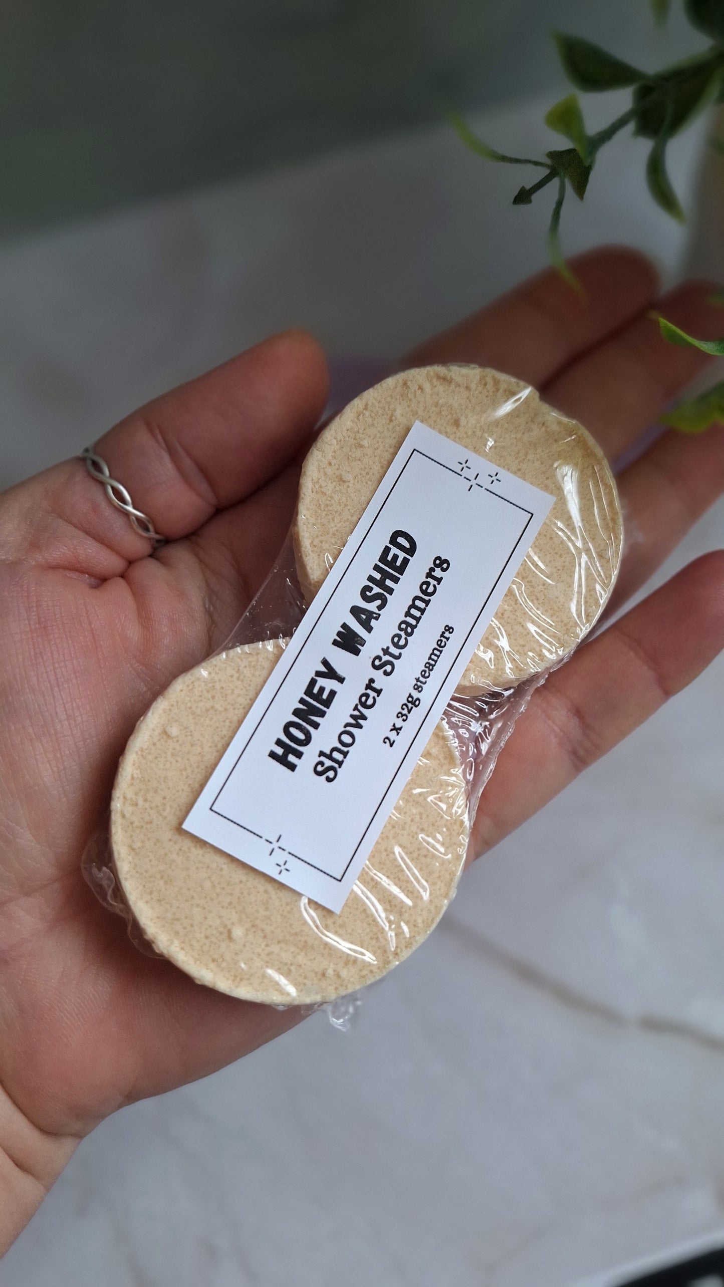 Shower Steamers | Scented Shower Fizzies | 2 x 32g Steamers | Eco-Friendly | Cruelty-free | Highly fragranced