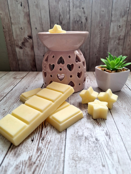 Solaris Noir  highly scented soy wax melts | Vegan | Eco-Friendly | Cruelty free | Plastic free packaging | Highly fragranced | Eco soy wax